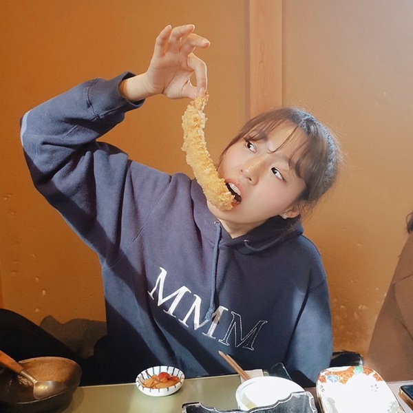 韓最強CF女王雪炫畫報「未修圖」曝光！馬甲線、腹肌炸裂，「想吃就吃」卻瘦13kg秘訣