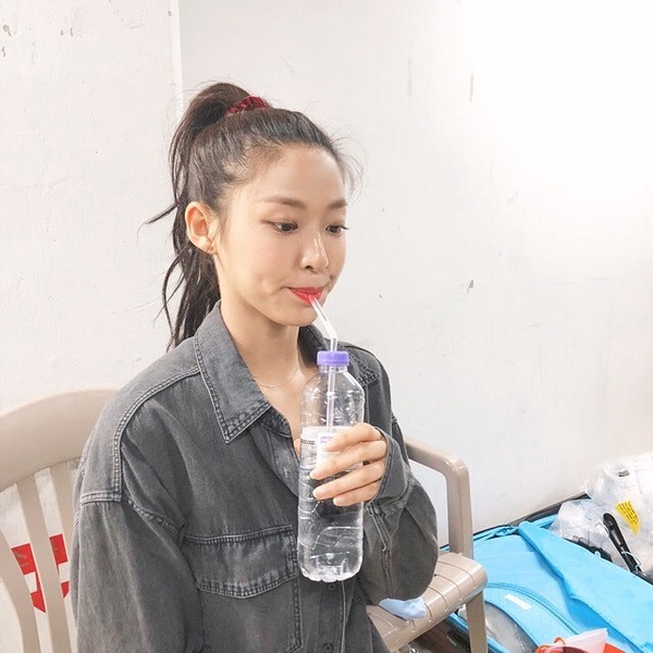 韓最強CF女王雪炫畫報「未修圖」曝光！馬甲線、腹肌炸裂，「想吃就吃」卻瘦13kg秘訣