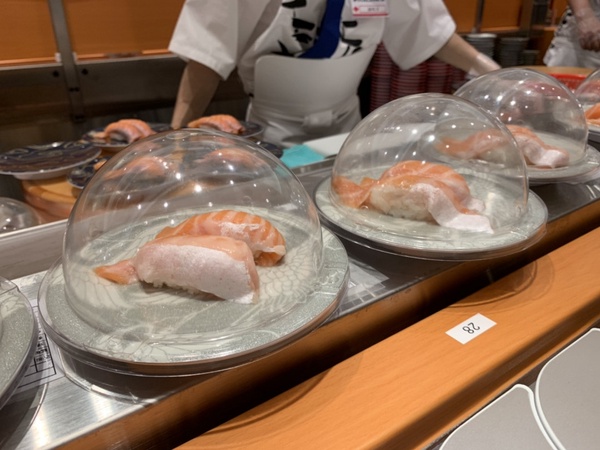 壽司控吃起來！全台第三間日本人氣「合點壽司」進駐京站啦！現做壽司超新鮮～