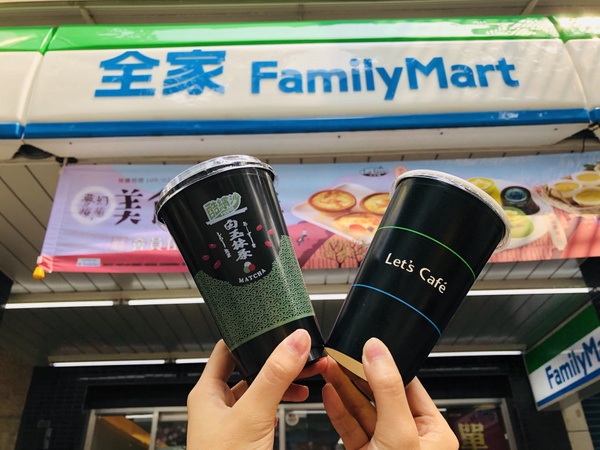 抹茶控喝起來!全家推「白玉抹茶紅豆酷繽沙」,隱藏版加上抹茶霜淇淋一起吃更邪惡啊~