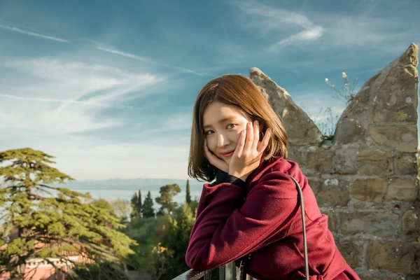 《愛的迫降》追完想去瑞士遇玄彬！7部美到像旅遊宣傳片韓劇，孔劉《鬼怪》墓園都紅翻