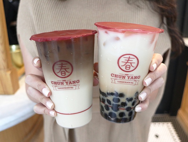 春陽茶事Ｘ飛燕煉乳！濃郁系飛雁花生奶茶＆港式鴛鴦奶茶，加碼免費加料珍珠