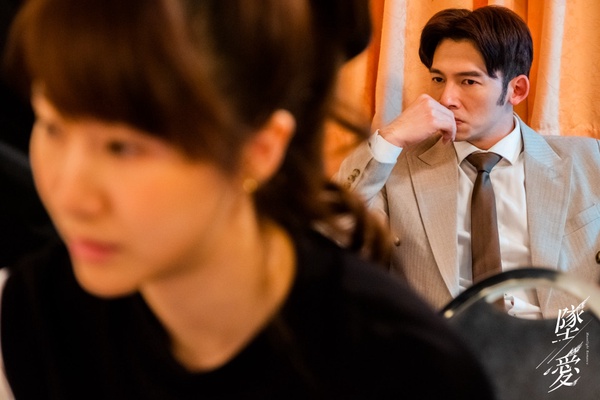 《墜愛》溫昇豪周旋姐妹間超渣！宋柏緯為愛犧牲，安心亞淚吻痛喊：「別消失」逼哭人！