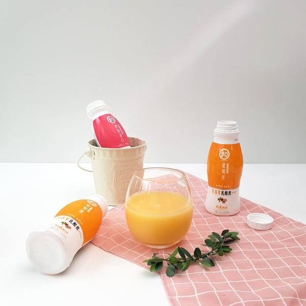 這杯乳酸有膠原蛋白！初鹿牧場 x 佰研生技推出機能乳酸飲，全台限定這家超商上架