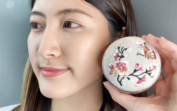 【2020氣墊新品】10款必收絕美高顏值氣墊推薦！一抹毛孔平，超遮不厚粉、保濕不脫妝