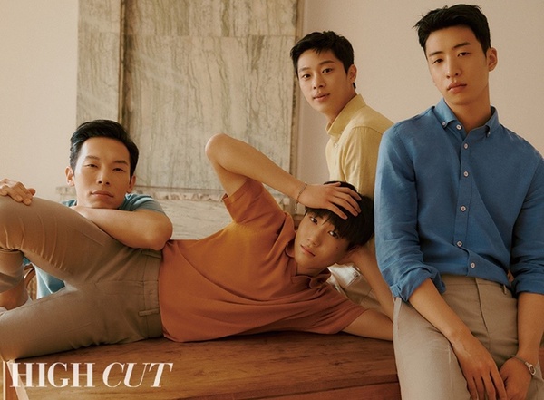 《愛的迫降》「北韓F4」畫報體合！4人4色李新英當門面，「表治秀同志」認真起來也帥！