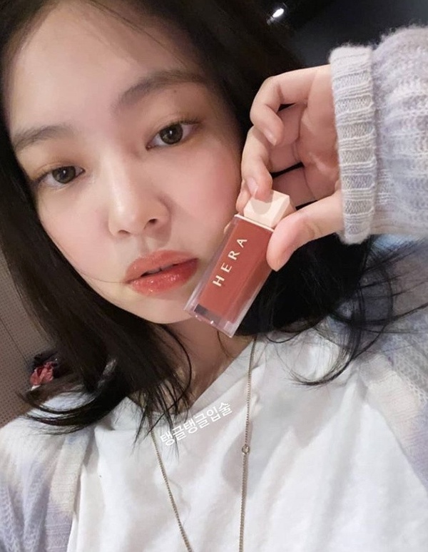 Jennie、LISA果凍唇溫柔無敵！2020光潤唇膏推薦，DIOR、YSL一抹是剔透嫩唇、零豬油感