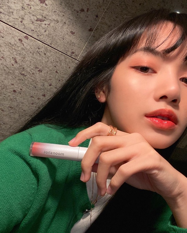 Jennie、LISA果凍唇溫柔無敵！2020光潤唇膏推薦，DIOR、YSL一抹是剔透嫩唇、零豬油感