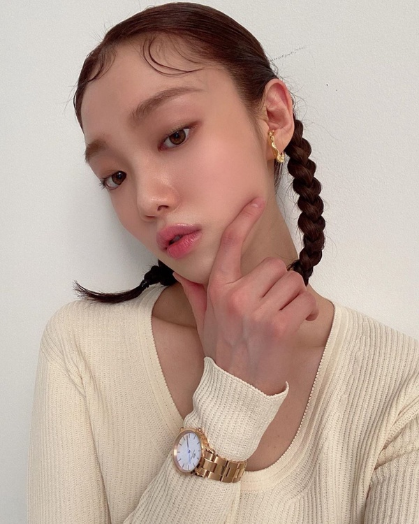 眉毛不會畫？化妝師3步驟畫出絨霧眉毛，加碼畫眉誤區說明，初學者速離開畫眉新手村！