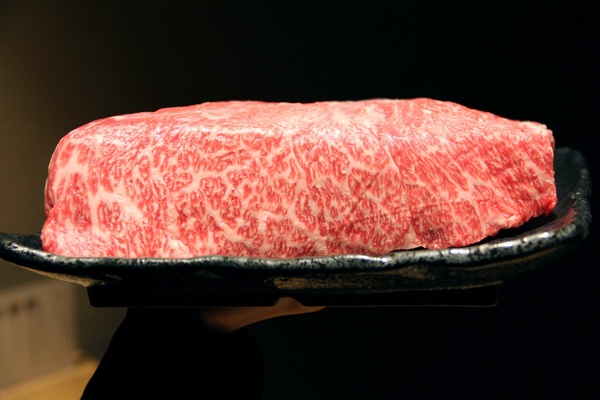 日本橋海鮮丼辻半「日本極上黑鮪丼」限量登場，滿滿鮭魚卵的奢華海鮮丼根本是夢幻逸品
