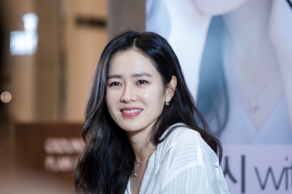 孫藝珍6大魅力女生也圈粉！孫藝珍自律&對事業有主見，跟《愛的迫降》世理一樣美麗堅強