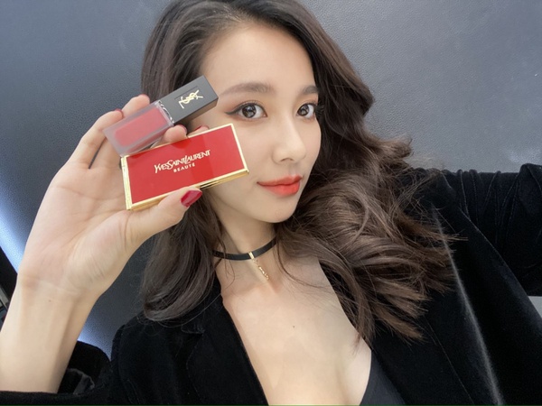 YSL黑蓋唇釉太美！黑蓋絲絨唇釉熱賣色快筆記，YSL#216、YSL#204口紅一哥李佳琦狂推！