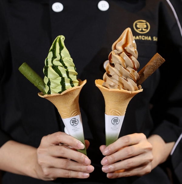 一〇八抹茶茶廊京站店推全新抹茶蛋捲＋抹茶聖代、櫻花白玉大判燒，加碼買一送一別錯過