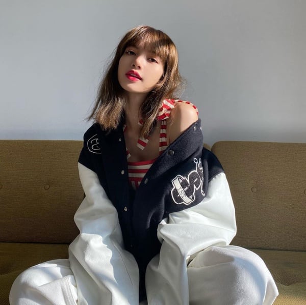 Lisa回歸棕髮色！2020亞麻髮色範本，蜜桃調超夢幻少女、青木棕不挑膚顯白又高級！