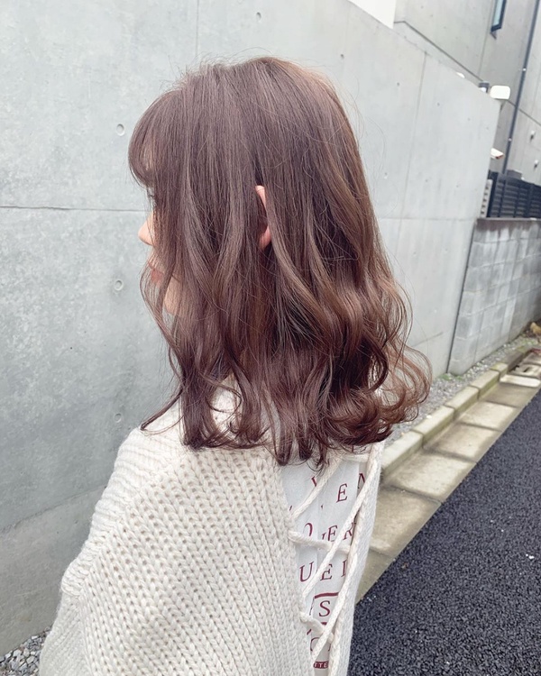 Lisa回歸棕髮色！2020亞麻髮色範本，蜜桃調超夢幻少女、青木棕不挑膚顯白又高級！