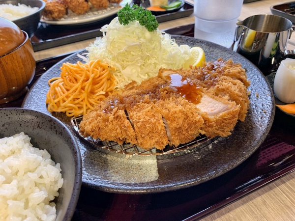日本人氣豬排名店「銀座梅林」台灣首店開幕！炸豬排專門「銀座梅林」台灣一號店在新竹