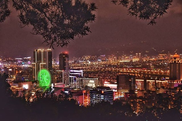 台北7大夜景推薦！省錢又浪漫的台北夜景聖地，小資約會首選！