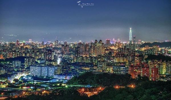 台北7大夜景推薦！省錢又浪漫的台北夜景聖地，小資約會首選！