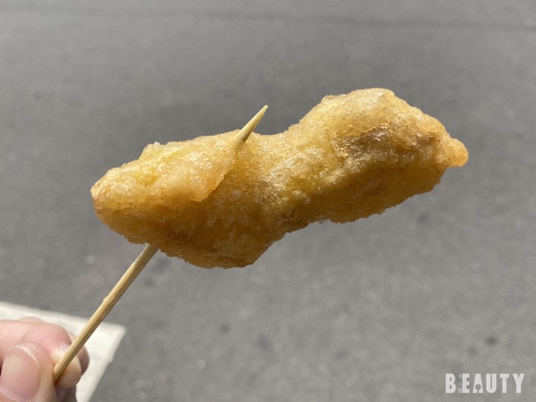 一中街超夯的「路邊炸蝦天婦羅」！金黃酥脆的日式麵衣，滿滿一盒CP值根本超高