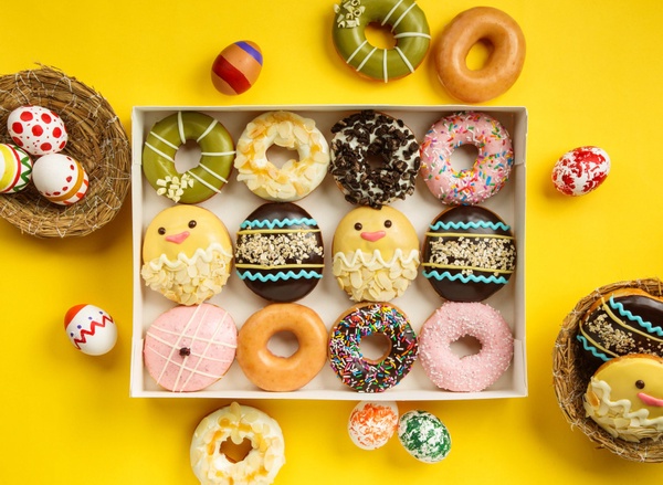 Krispy Kreme超罪惡的爆漿「小雞甜甜圈」！加碼聯名CAFE!N推出「OATLY 燕麥甜甜圈」