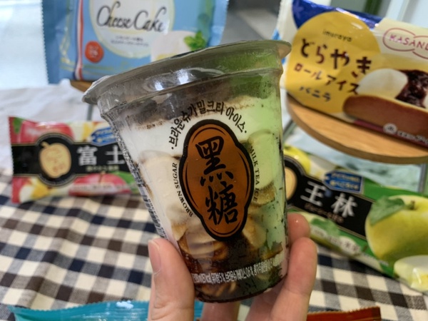 「戽斗星球聯名冰品」就在全家！全家日韓冰品登場，31冰淇淋、黑糖麻糬冰淇淋通通有～