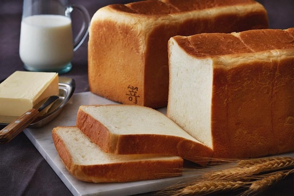 日本夢幻生吐司「嵜SAKImoto bakery」台灣首店插旗信義區4/9開幕，吐司、果醬都好吃！