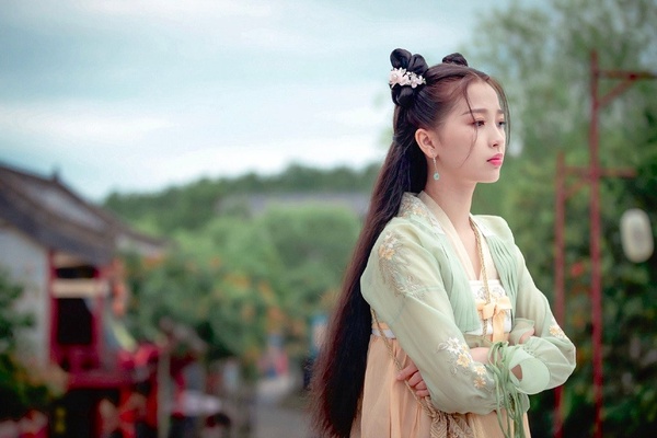 古裝劇10個「牛角包造型」！楊紫呆萌、迪麗熱巴可愛，《錦衣之下》任嘉倫被玩壞