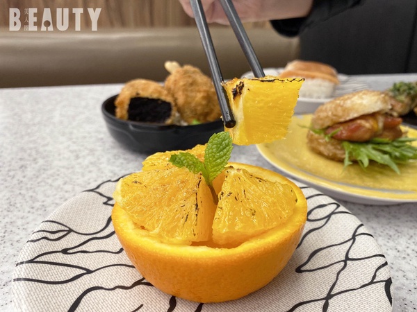 雞腿被縮小燈照到啦！点爭鮮推出「Mini Food」系列，超Q的迷你雞腿竟然是酥炸布朗尼？