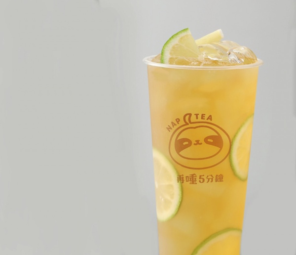 這不是開玩笑！滴妹飲料店「再睡五分鐘」真的要開幕了，珍珠鮮奶茶、厚奶蓋都有！