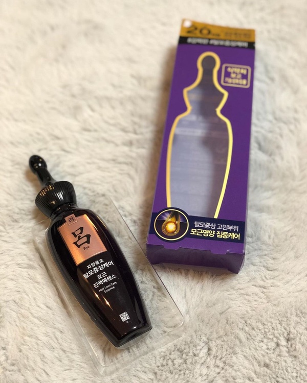 這樣洗頭造成頭油頭癢、頭皮屑增加！日髮型師公開「正確洗頭方法」，加碼養髮髮品推薦