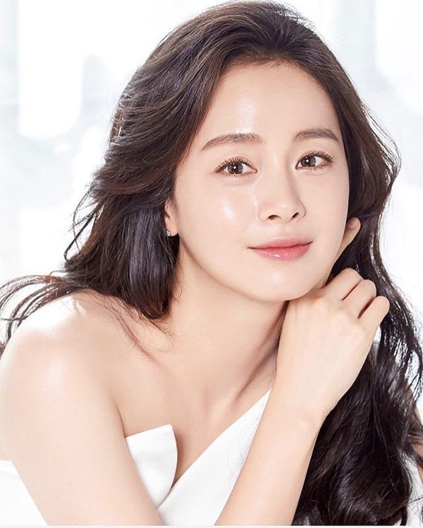 《鬼媽媽》金泰希 40 歲凍齡保養祕訣公開！每天堅持2000CC開水，瘋狂保濕是重點！