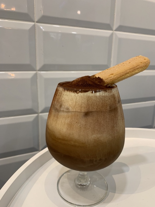 超美油畫蛋糕限店開賣！鄉間座千層蛋糕專賣台北首店開幕，超人氣油畫千層蛋糕這裡吃！