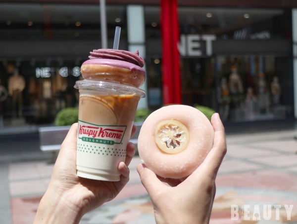 甜甜圈也能加芋泥!Krispy Kreme推出芋泥紫薯甜甜圈,加碼超夯的檸檬糖霜甜甜圈回歸囉