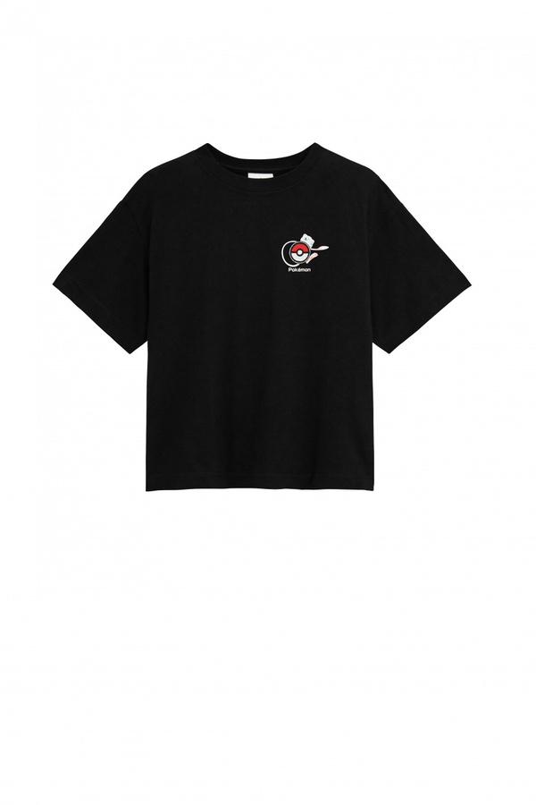 GU X Pokémon聯名系列可愛登場！皮卡丘、伊布、卡比獸T恤必搶，還有超萌皮卡丘手機殼