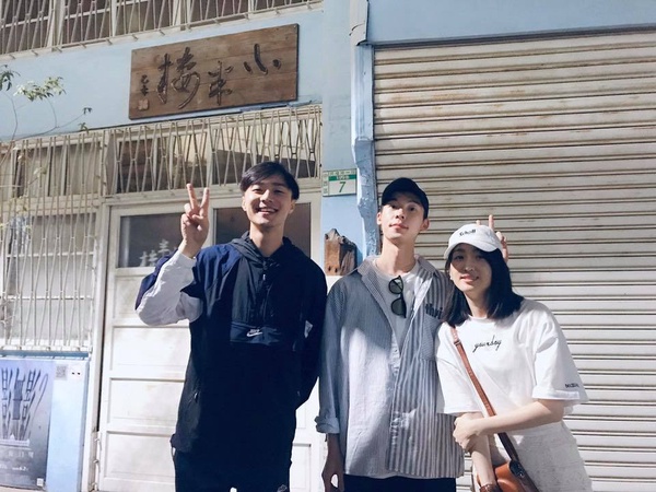 《想見你》子維&雨萱終於聽了伍佰演唱會！彩蛋PK&重返唱片行，是售後服務最好的劇組！