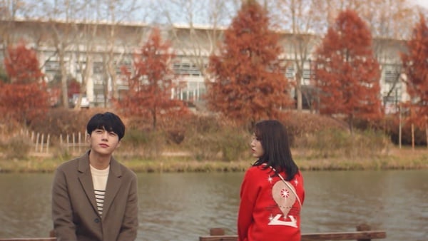 《快過來》金明洙&辛睿恩「屋頂Kiss」絕美！偷拍背影、公園約會，每個「今天」都甜～