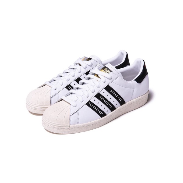 adidas Originals X Human Made推出聯名鞋款，黑白配色+愛心元素，百搭又可愛～