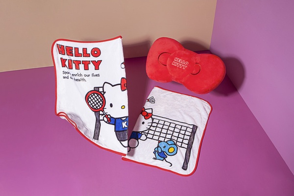 HELLO KITTY出沒生活工場！生活工場X三麗鷗推「運動HELLO KITTY」，游泳Kitty浴巾必收