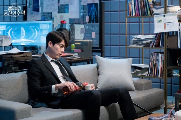 玄彬5部劇西裝穿出不同感覺！《愛的迫降》一身正氣，《阿宮》劉代表襯衫微皺太誘惑！