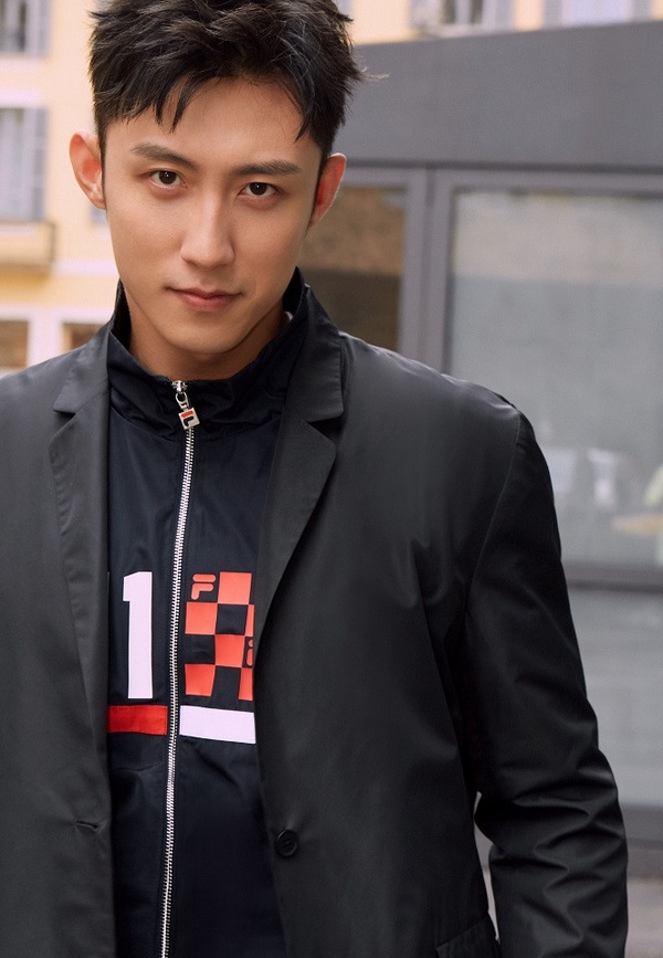 微博票選「讓人一見鐘情的顏值扛霸子」TOP 10!李現竟才第十、肖戰第五,第三有點意外