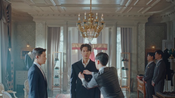 《The King：永遠的君主》第1集看不懂？6大網友分析，大韓帝國是什麼？誰救了小李袞？