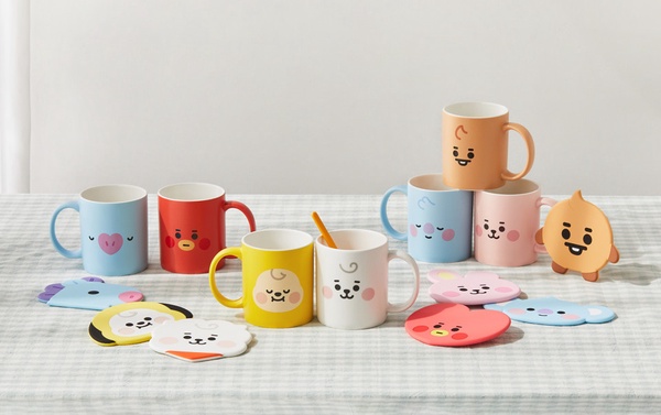 「BT21寶寶居家系列」療癒登場,超萌大臉抱枕、馬克杯,在家防疫就讓BT21寶寶陪伴你~