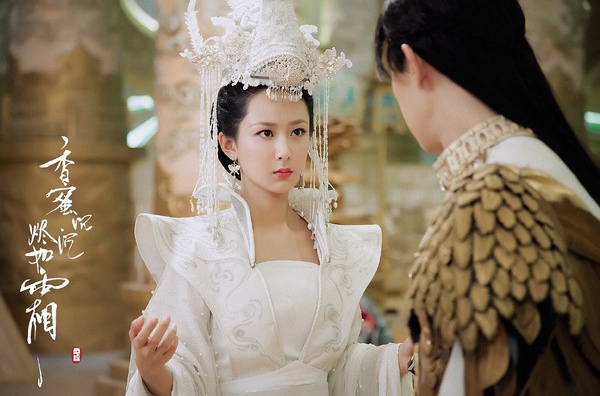 《親愛的,熱愛的》楊紫&李現拍婚紗!楊紫9個「陸劇嫁衣造型」,第八個是最驚悚黑歷史