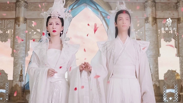 《親愛的,熱愛的》楊紫&李現拍婚紗!楊紫9個「陸劇嫁衣造型」,第八個是最驚悚黑歷史