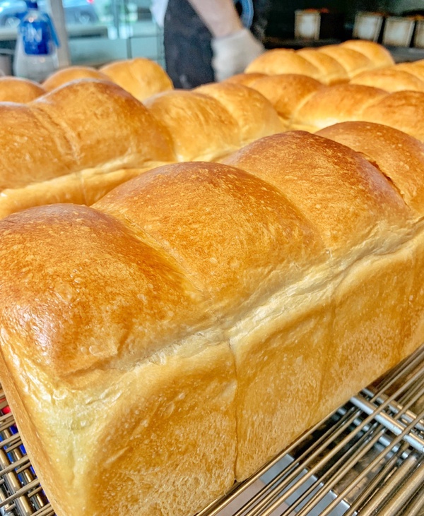 首家登台日本生吐司專門店是它！「TREES BREAD」專賣高級生吐司，Q彈口感超誘人！
