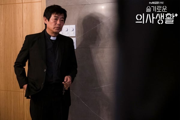 《機智醫生生活》阿澤爸&善宇媽爆笑出場！不只《請回答》客串，加碼世理二哥&隱藏人物