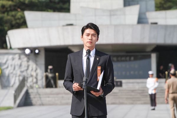 玄彬是「行走的西裝型錄」！玄彬戲外西裝造型，出席活動像CEO，黑西裝走紅毯根本王子