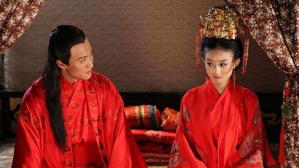 趙麗穎《有翡》造型再曝光!回顧趙麗穎9款「古裝劇大婚造型」,最後一套讓劇迷淚崩