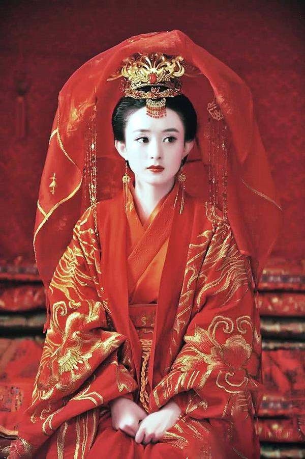 趙麗穎《有翡》造型再曝光!回顧趙麗穎9款「古裝劇大婚造型」,最後一套讓劇迷淚崩