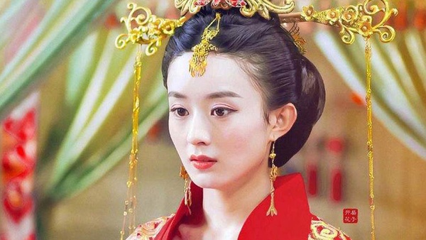 趙麗穎《有翡》造型再曝光!回顧趙麗穎9款「古裝劇大婚造型」,最後一套讓劇迷淚崩